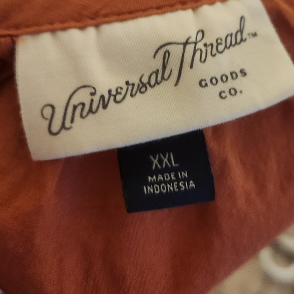 Universal Thread Women's Rust Button-Up Blouse - Picture 2 of 3